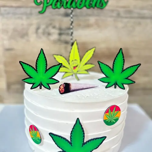 Topo de Bolo Cannabis