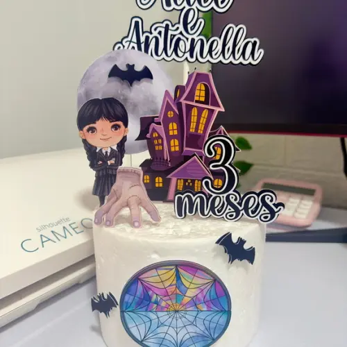 Topo de Bolo Wandinha Vandinha Castelo