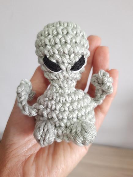 Et em Amigurumi (cor Verde Eucalipto)