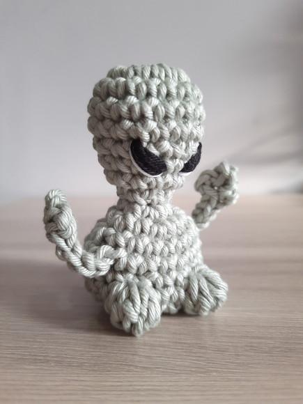 Et em Amigurumi (cor Verde Eucalipto)