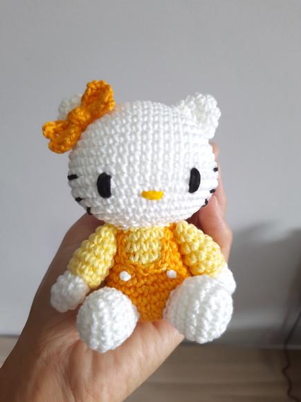 Hello Kitty Amigurumi