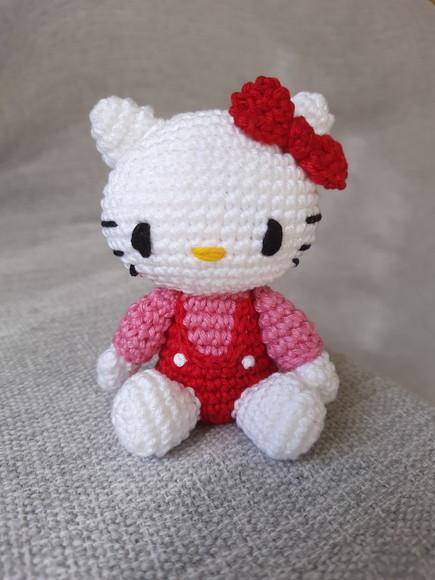 Hello Kitty Amigurumi