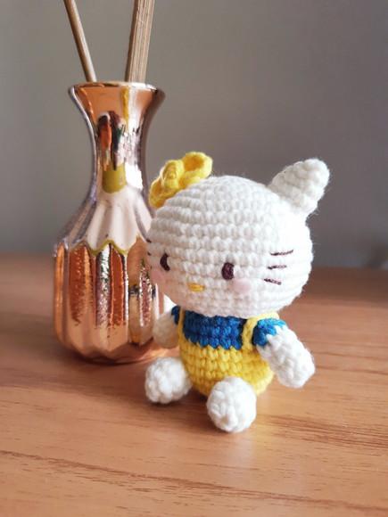 Hello Kitty Amigurumi