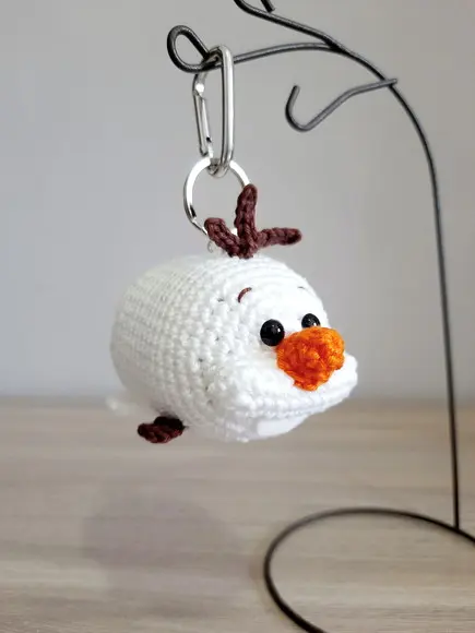Chaveiro Olaf em Amigurumi