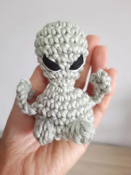 Et em Amigurumi (cor Verde Eucalipto)