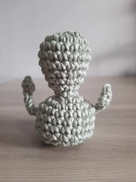 Et em Amigurumi (cor Verde Eucalipto)
