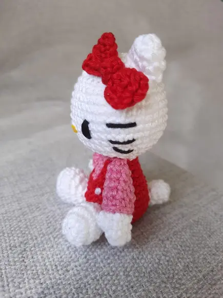 Hello Kitty Amigurumi