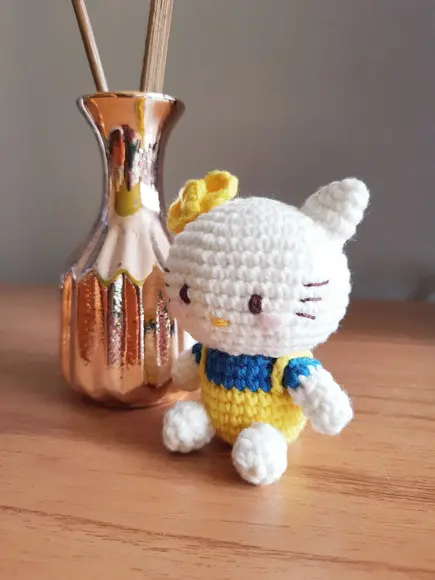 Hello Kitty Amigurumi