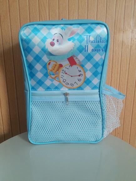 Mochila Personalizada com Bolso Alice no País das Maravilhas
