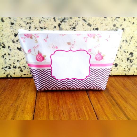 Necessaire Personalizada Chevron Flores
