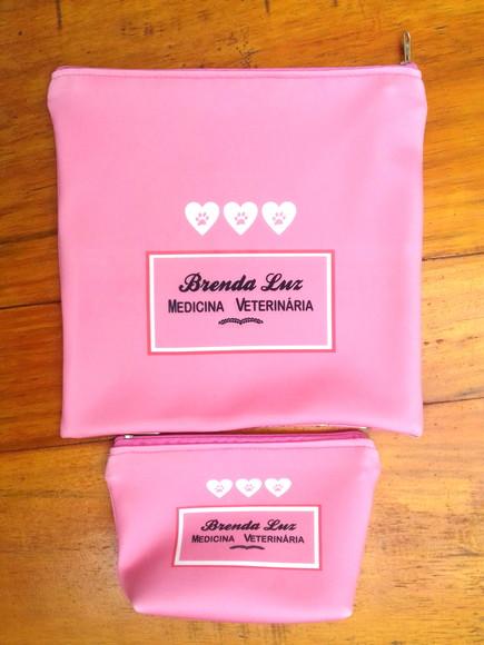 Porta jaleco + necessaires personalizados