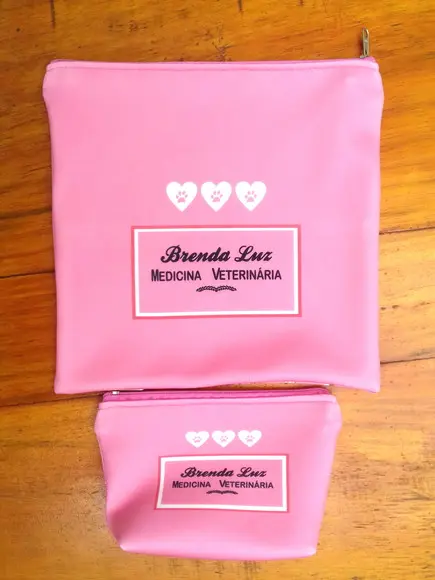 Porta jaleco + necessaires personalizados