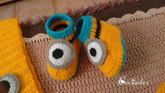 Kit Minions de Touca , Luva e Pantufa botinha