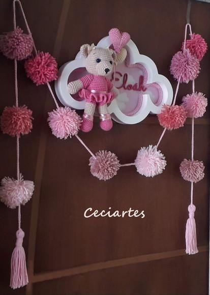 KIT PORTA MATERNIDADE URSINHA + VARAL DE BERÇO POMPOM
