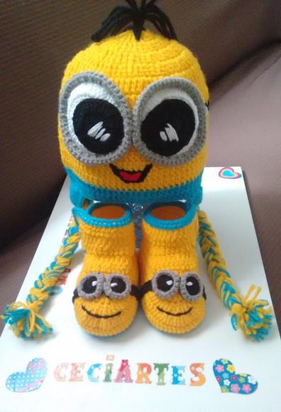 Kit Touca e pantufa  Botinha Minions