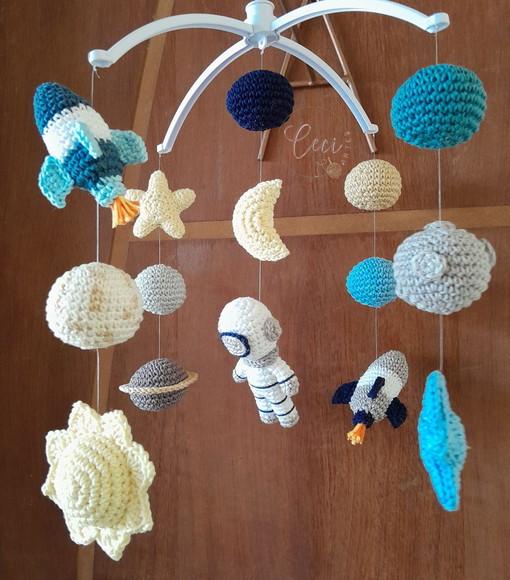 Móbile Astronauta e Galáxia  Neutro