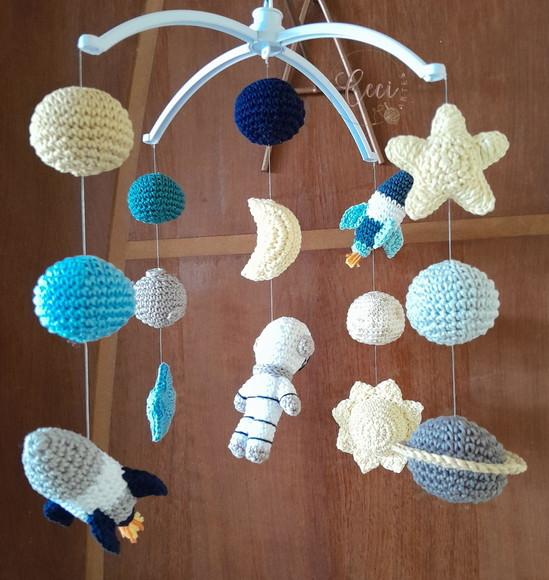 Móbile Astronauta e Galáxia  Neutro