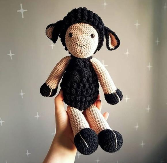 Ovelha amigurumi