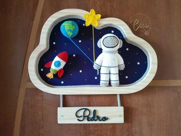 Porta Maternidade Astronauta- Nuvem em Pinus