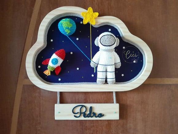 Porta Maternidade Astronauta- Nuvem em Pinus