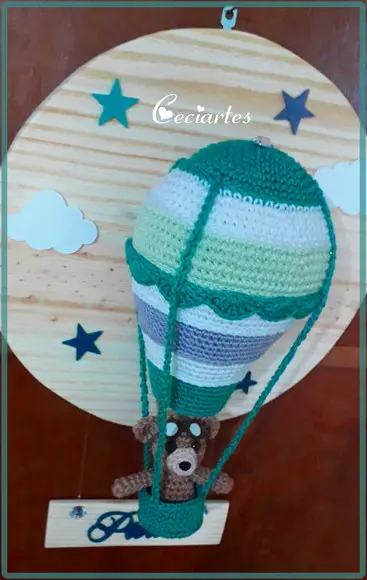 Enfeite de Porta de Maternidade Ursinho Aviador no Balão