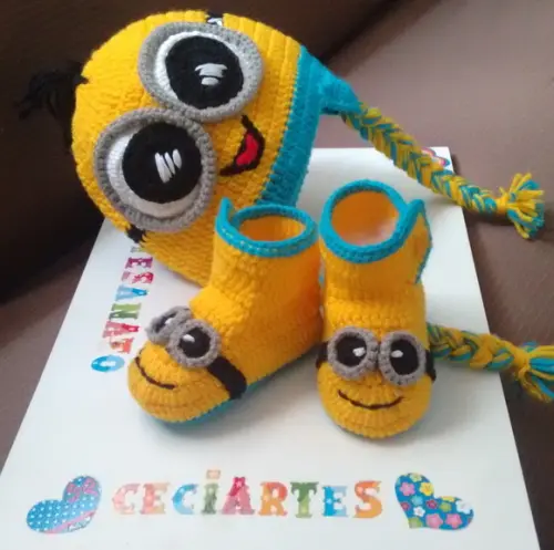 Kit Touca e pantufa  Botinha Minions