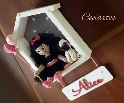 Porta maternidade Menina e seu Pug