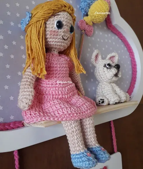 Porta Maternidade Menina E Seu Cãozinho