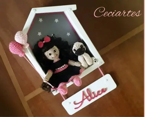 Porta maternidade Menina e seu Pug