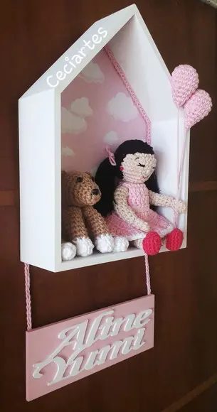 Porta de maternidade Menina Oriental e seu cachorro