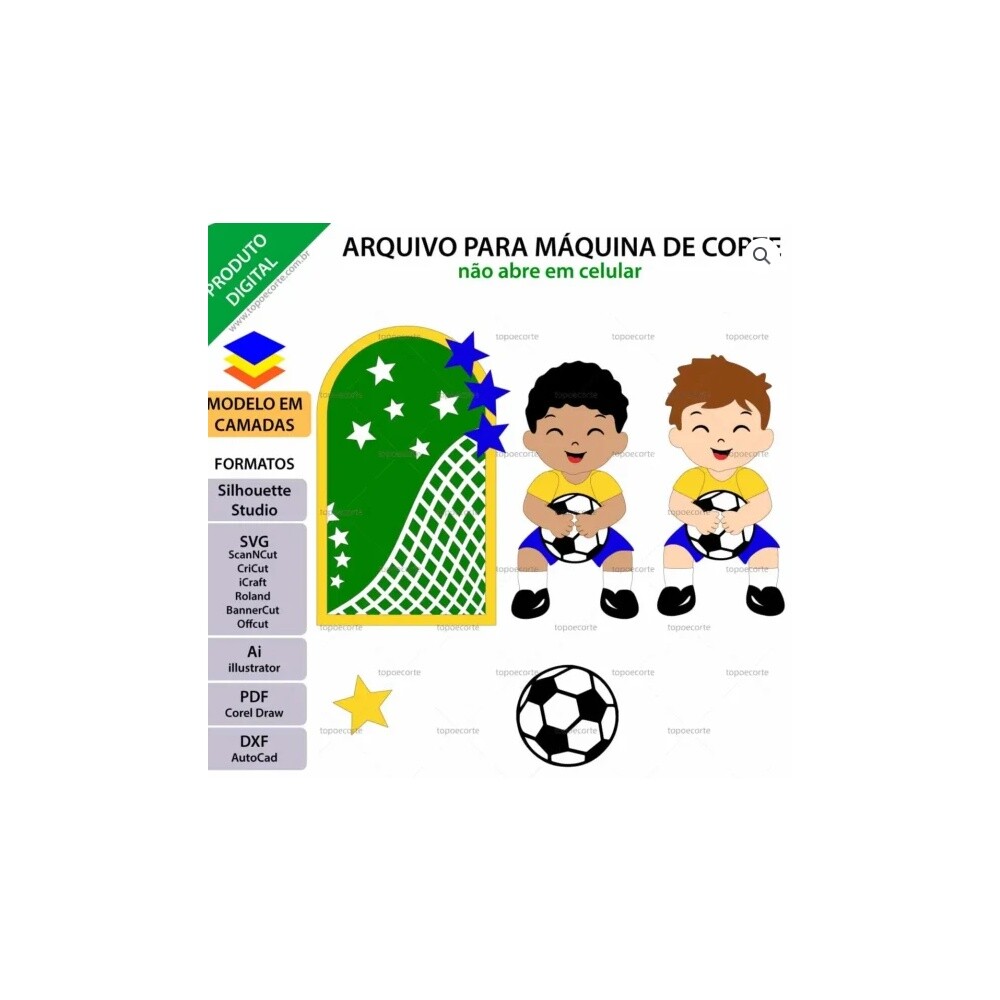 Futebol menino sentado no bolo