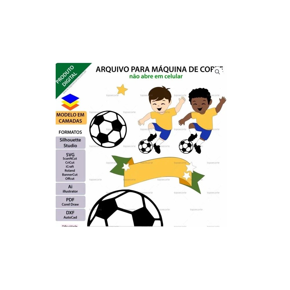 Menino jogando futebol