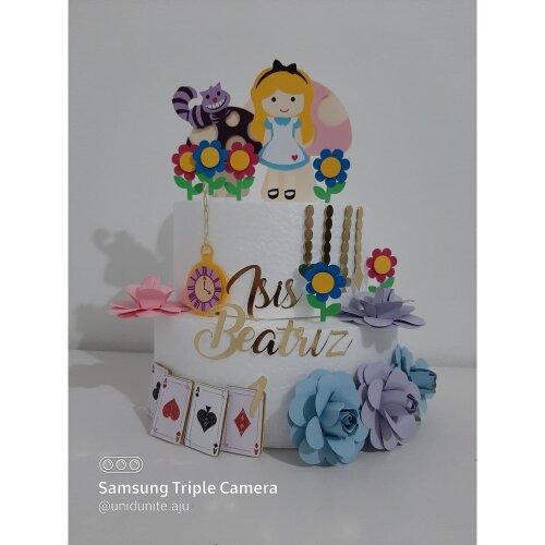 Topo de bolo 24 - Alice no Pais das Maravilhas a