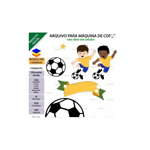 Menino jogando futebol