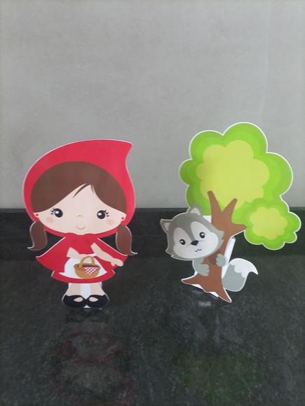 Kit com 2 Displays de Mesa Chapeuzinho Vermelho