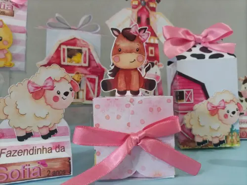 40 Personalizados Fazendinha Rosa