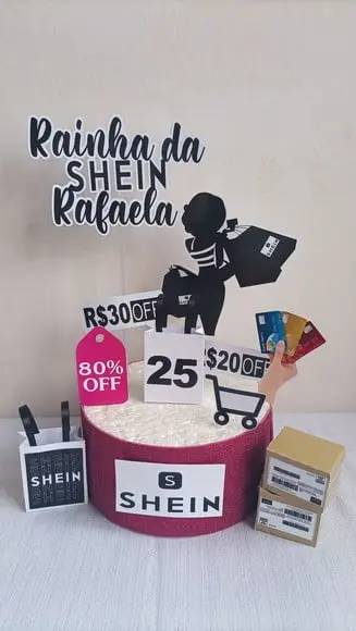 Topo de Bolo Rainha das Compras