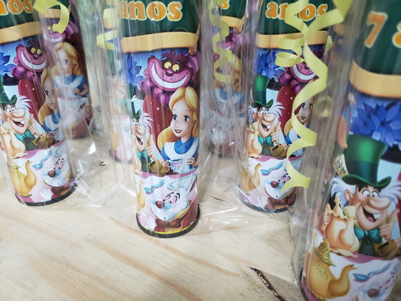 Alice no País das Maravilhas Lembrancinha Personalizada