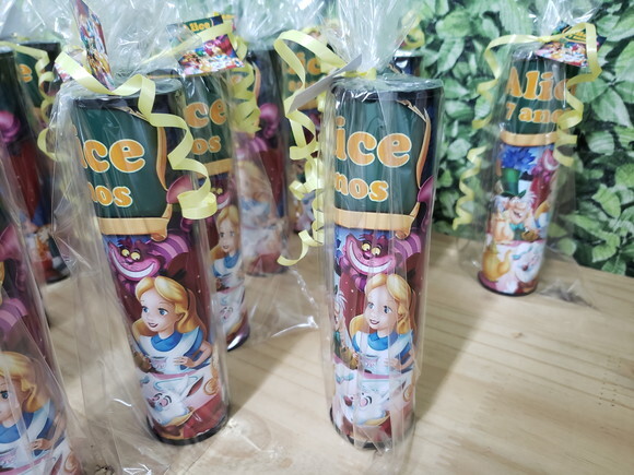 Alice no País das Maravilhas Lembrancinha Personalizada