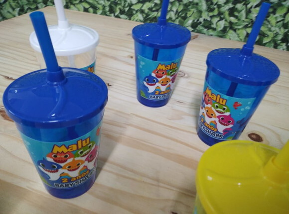 Baby Shark Copo Canudo Personalizado Pronta Entrega