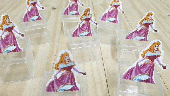 Bela Adormecida Caixa Acrílica com Displays Personalizada
