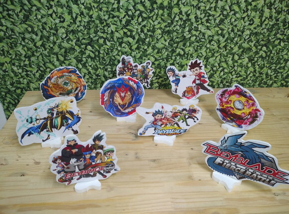 Beyblade Kit Displays 9 Peças de Mesa Pronta Entrega