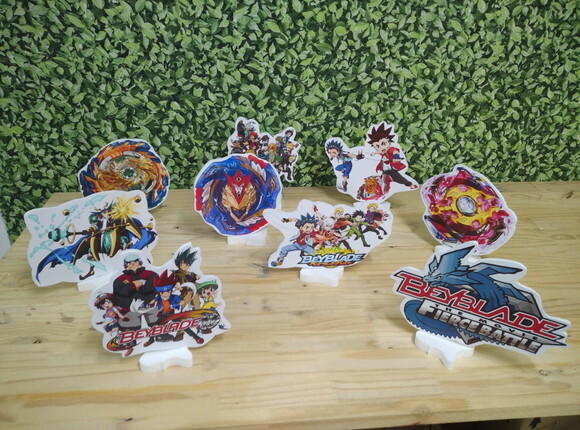 Beyblade Kit Displays 9 Peças de Mesa Pronta Entrega