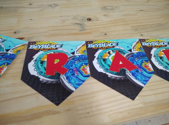 Beyblade Varal Personalizado Parabéns + Nome Pronta Entrega