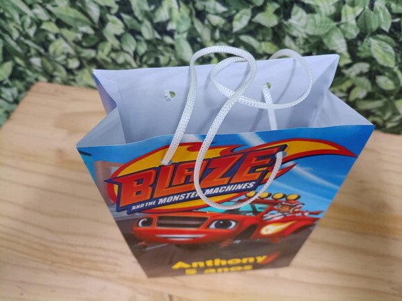 Blaze Sacola Personalizada Pronta Entrega Tam 24x17x8 cm
