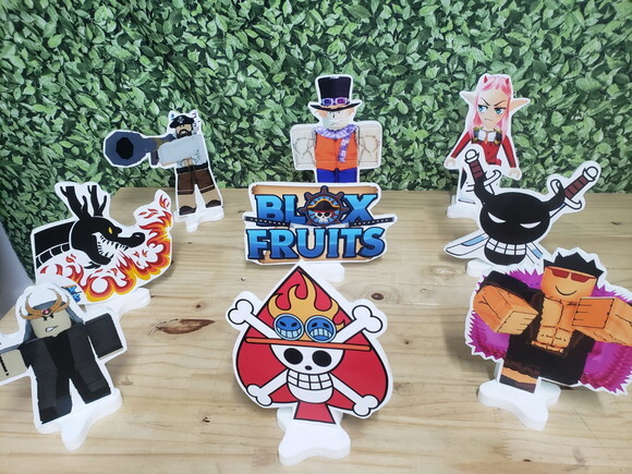Blox Fruits Kit Displays de Mesa 9 Peças Pronta Entrega