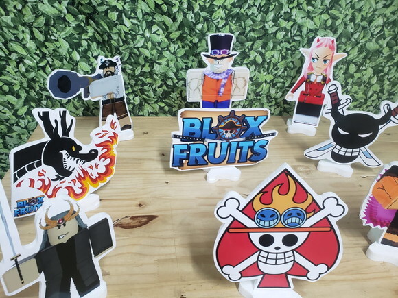 Blox Fruits Kit Displays de Mesa 9 Peças Pronta Entrega