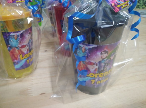 Caçadores de Trools Copos Personalizados e Embalados