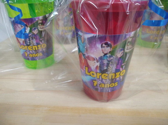 Caçadores de Trools Copos Personalizados e Embalados