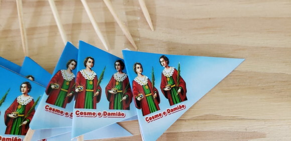 Cosme e Damião Bandeirinha Decorativa para Festa 50 Unidades